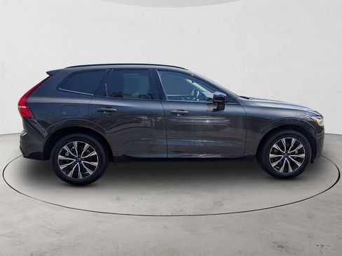 Certified 2025 Volvo XC60 B5 Core AWD/4WD image 4