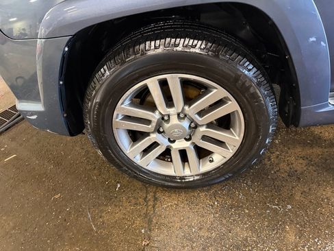Used 2013 Toyota 4Runner Limited AWD/4WD image 31