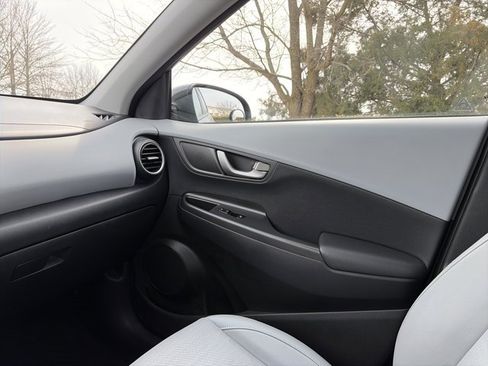 Used 2018 Hyundai Kona Limited image 25