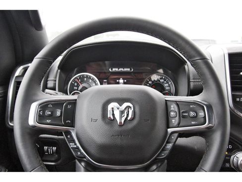 Used 2025 RAM 1500 Laramie AWD/4WD image 16