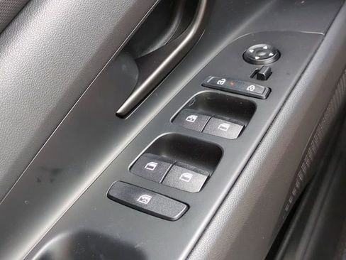 New 2025 Hyundai Elantra SEL FWD image 21