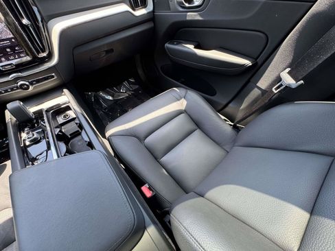 Certified 2025 Volvo XC60 B5 Plus AWD/4WD image 15