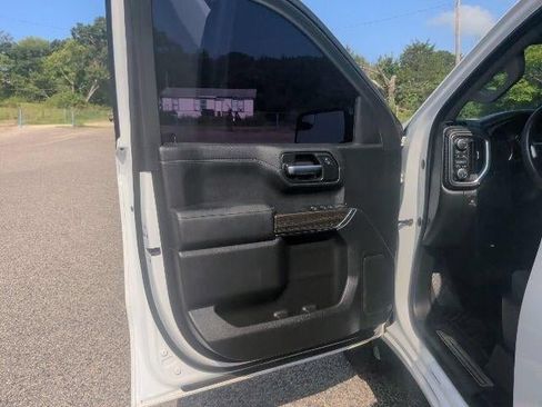 Used 2020 Chevrolet Silverado 1500 LT AWD/4WD image 12