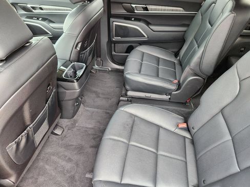 Used 2025 Kia Telluride EX w/ EX Captain's Chair Package FWD image 39