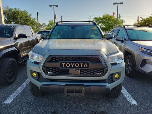 Used 2022 Toyota Tacoma SR5 w/ Trail Edition image 2