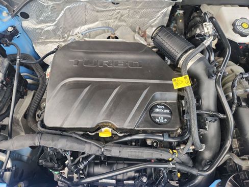 Used 2024 Chevrolet Trax RS w/ Sunroof Package FWD image 30