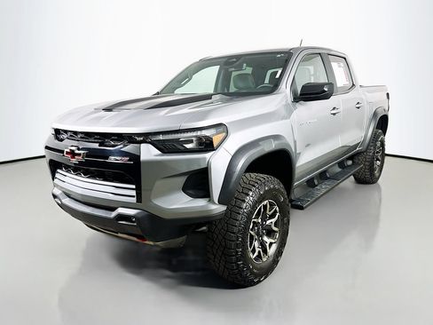 Used 2024 Chevrolet Colorado ZR2 AWD/4WD image 3