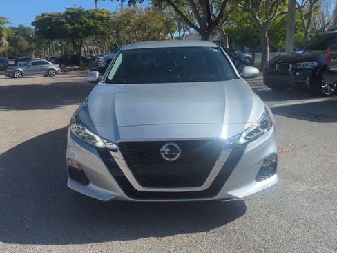 Used 2022 Nissan Altima 2.5 SV image 2