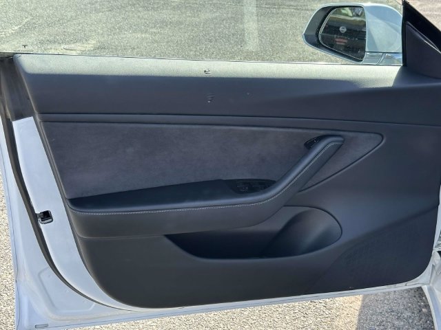 Used 2018 Tesla Model 3 Long Range RWD image 12