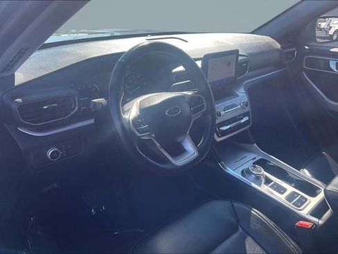 Certified 2022 Ford Explorer XLT w/ Equipment Group 202A image 14