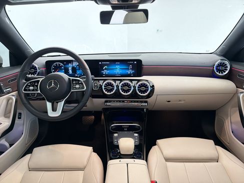 Used 2022 Mercedes-Benz CLA 250 4MATIC image 17