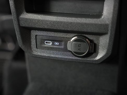 Used 2021 Volkswagen Tiguan SE w/ Panoramic Sunroof Package image 45