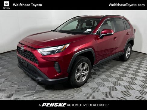 Used 2025 Toyota RAV4 XLE AWD/4WD image 1