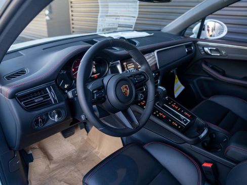 New 2026 Porsche Macan GTS AWD/4WD image 4