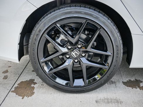 Used 2025 Honda Civic Sport image 13