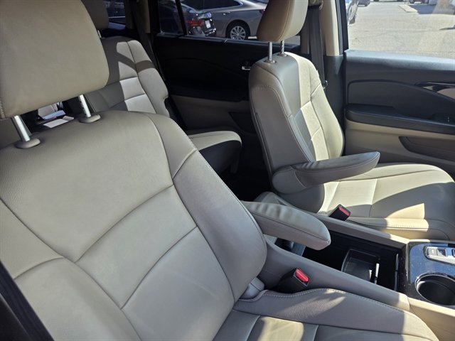 Used 2021 Honda Pilot Touring image 7