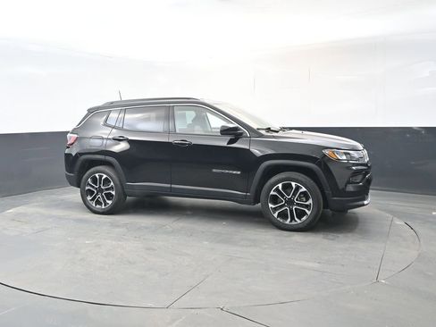 Used 2022 Jeep Compass Limited image 7