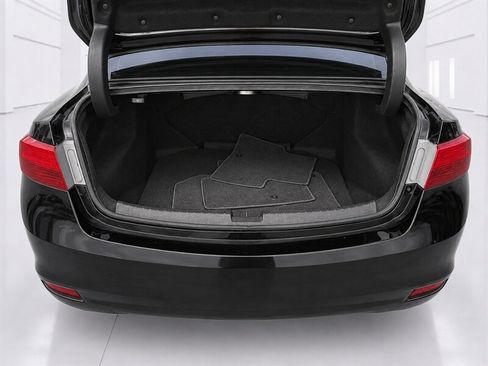 Used 2013 Acura ILX w/ Technology Package FWD image 16