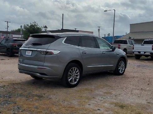 Certified 2023 Buick Enclave Avenir FWD image 8