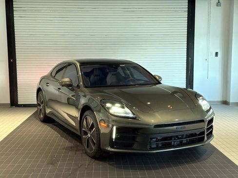 Used 2025 Porsche Panamera RWD image 7