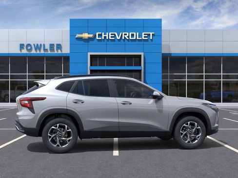 New 2026 Chevrolet Trax LT w/ Driver Confidence Package image 5