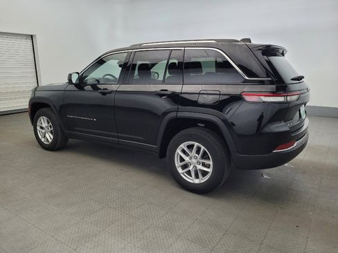 Used 2023 Jeep Grand Cherokee Laredo w/ Luxury Tech Group I AWD/4WD image 3