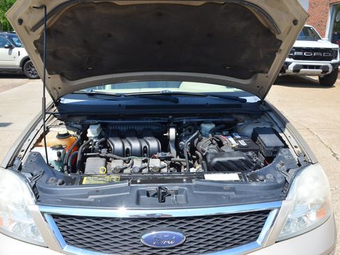 Used 2006 Ford Five Hundred SEL FWD image 12