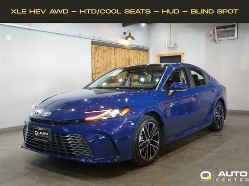 Used 2025 Toyota Camry XLE AWD/4WD image 1