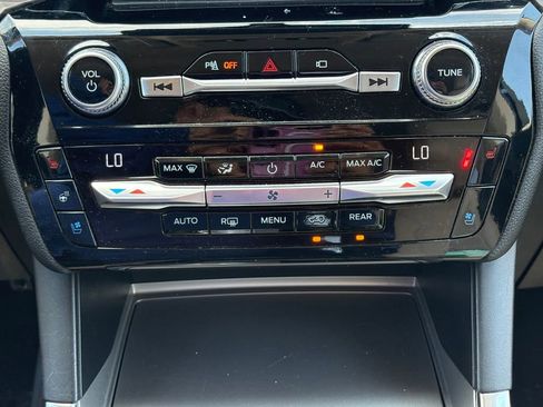 Used 2021 Ford Explorer Limited w/ Equipment Group 301A RWD image 26