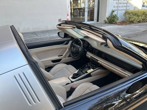 Used 2021 Porsche 911 Targa 4S Heritage Design AWD/4WD image 10