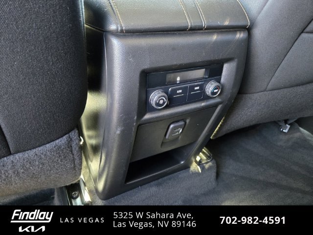 Used 2020 Chevrolet Traverse LT FWD image 16