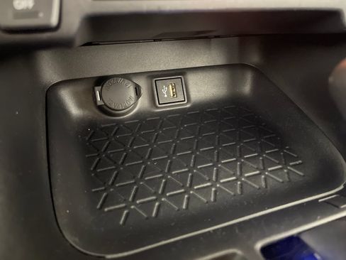 Certified 2025 Toyota RAV4 XLE FWD image 30