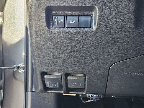 Used 2019 Toyota RAV4 LE image 25