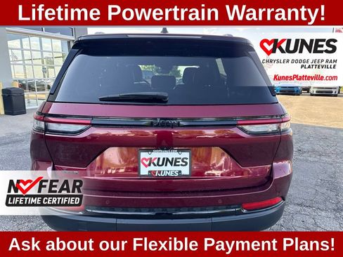 Used 2024 Jeep Grand Cherokee Altitude AWD/4WD image 5