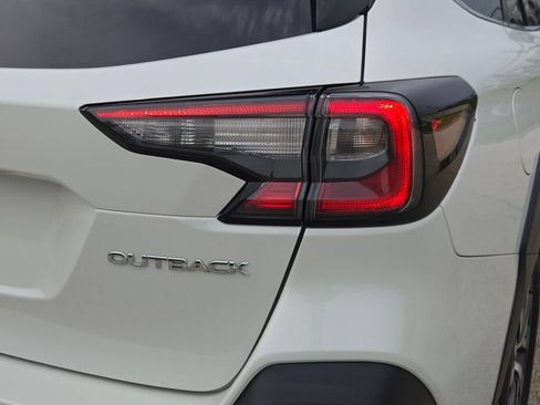 Used 2024 Subaru Outback Premium AWD/4WD image 11