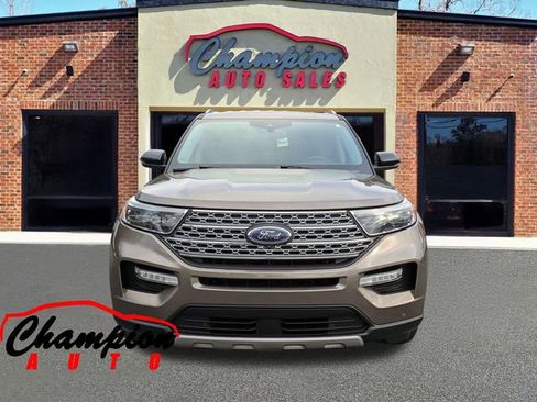 Used 2021 Ford Explorer Limited w/ Equipment Group 301A image 7