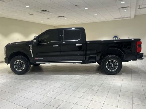 Certified 2025 Ford F250 Platinum w/ Platinum Plus Package AWD/4WD image 2