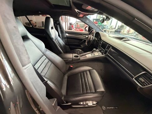 Used 2016 Porsche Panamera GTS AWD/4WD image 40