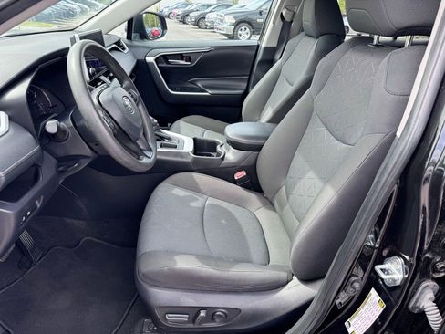 Used 2024 Toyota RAV4 XLE image 16