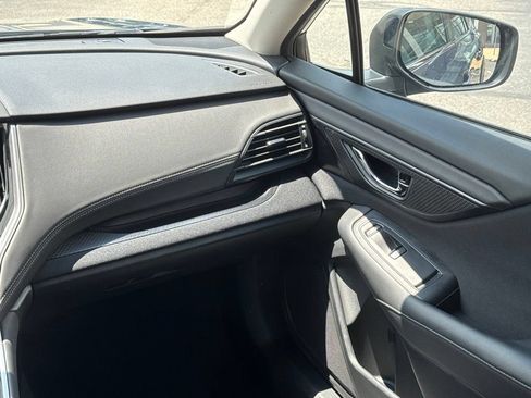 Used 2025 Subaru Outback Premium w/ Popular Package #1A AWD/4WD image 20