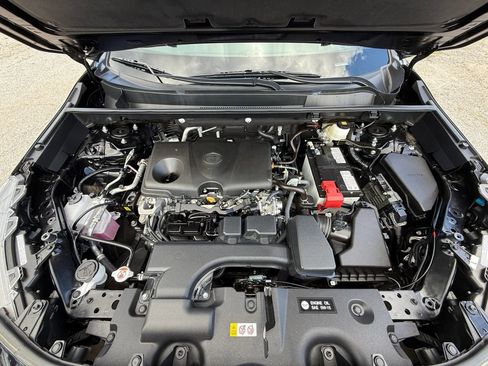 Used 2025 Toyota RAV4 XLE FWD image 26