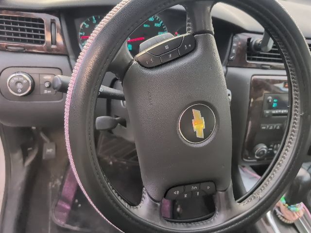 Used 2013 Chevrolet Impala LTZ FWD image 8