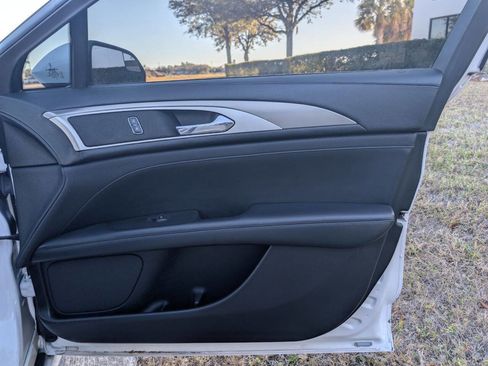 Used 2018 Lincoln MKZ Premiere image 13