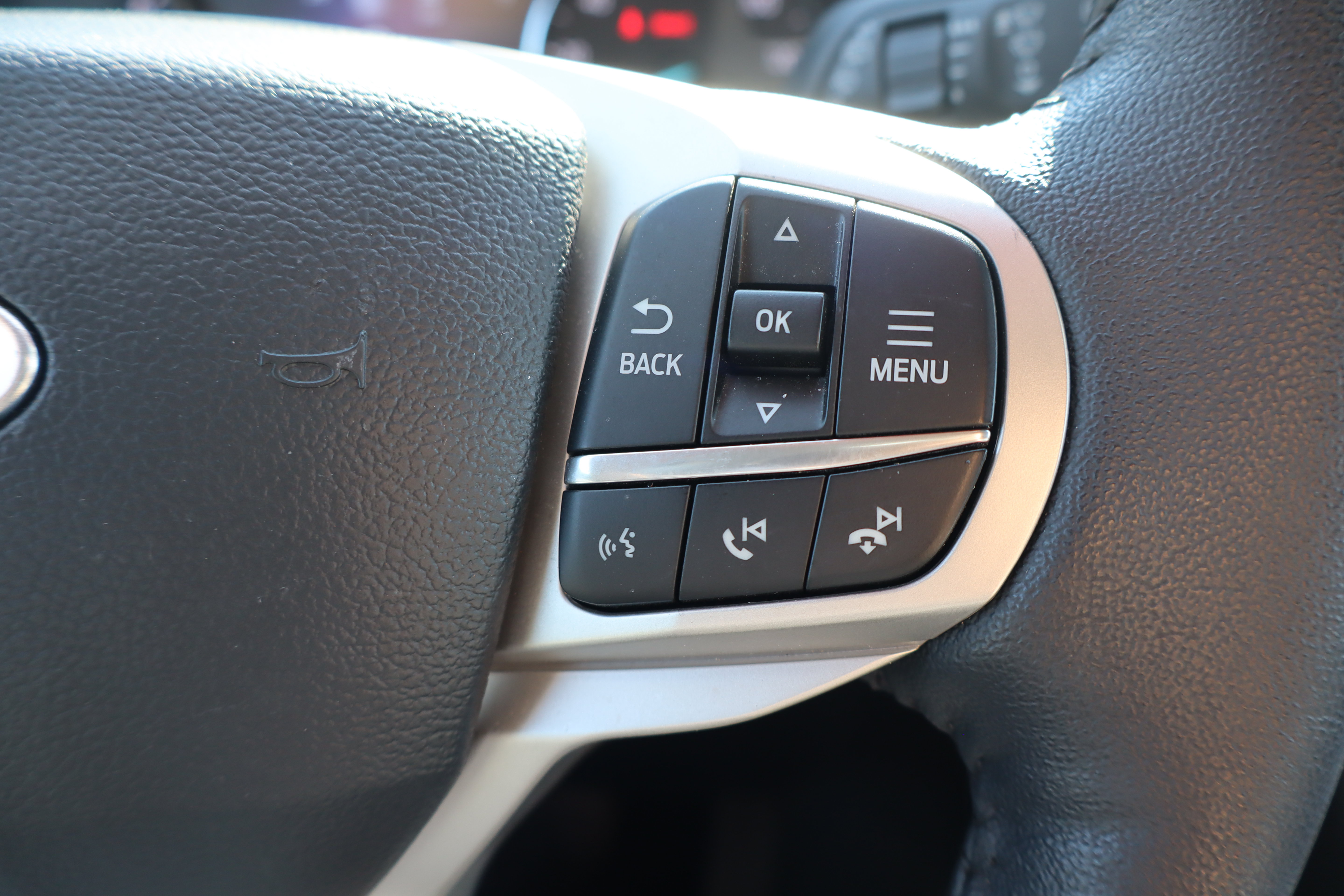 Used 2024 Ford Explorer XLT w/ Equipment Group 202A AWD/4WD image 20