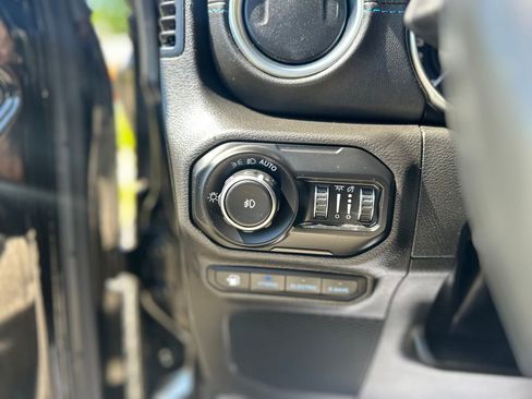 Used 2022 Jeep Wrangler Unlimited Rubicon 4xe w/ Dual Top Group AWD/4WD image 26