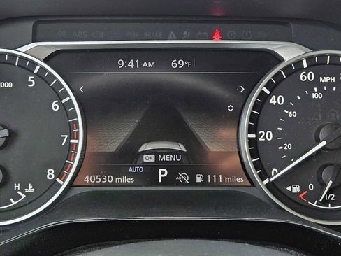 Used 2025 Nissan Pathfinder SV AWD/4WD image 32