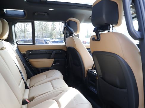 New 2026 Land Rover Defender 110 X-Dynamic SE AWD/4WD image 10
