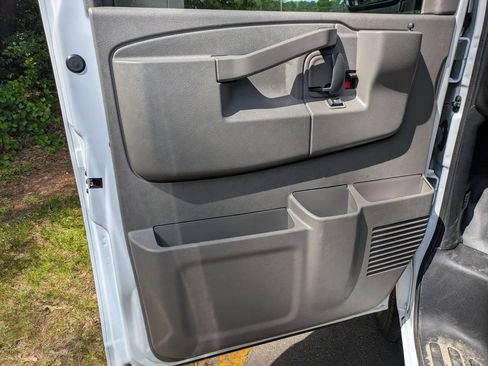 New 2026 Chevrolet Express 2500 w/ Driver Convenience Package RWD image 8