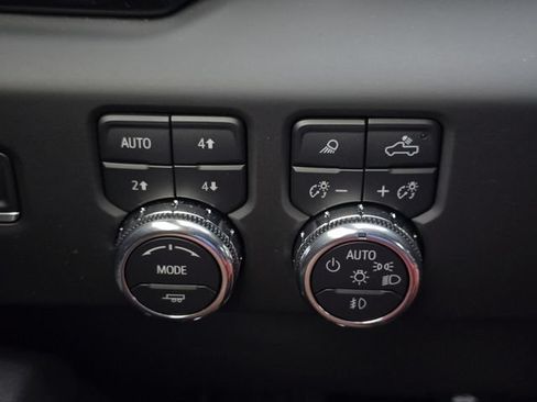 Used 2025 GMC Sierra 1500 AT4 w/ AT4 Premium Package AWD/4WD image 23