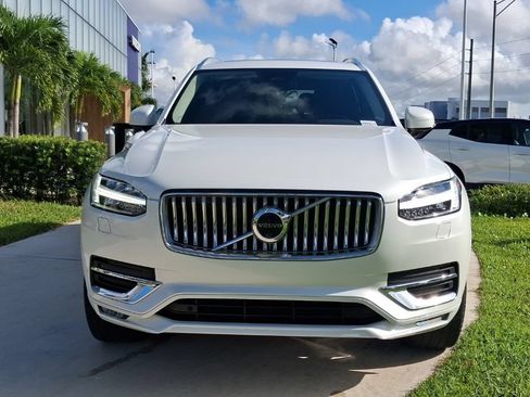 Used 2023 Volvo XC90 B6 Plus w/ Protection Package Premier AWD/4WD image 2